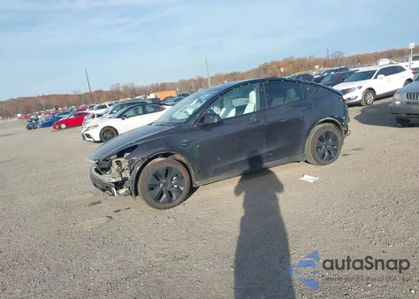 2024 Tesla Model Y Long Range Dual Motor All-Wheel Drive from USA, damaged, VIN 7SAYGAEEXRF176838